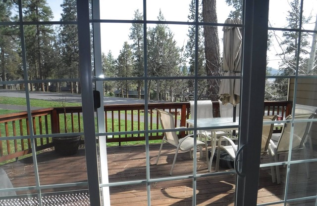 Apto para familias Y Y Townhouse cerca de Klamath Falls y Crater Lake