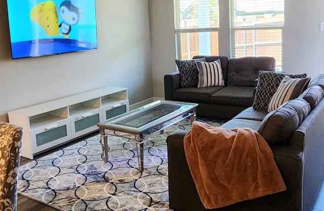 Family - Friendly Ranch Style House at McKinney/ Princeton