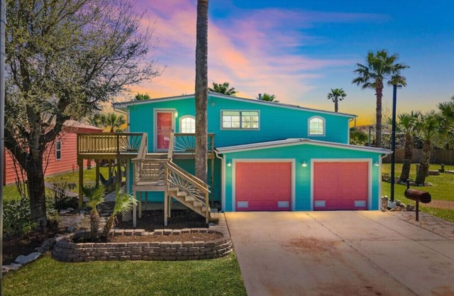 Family-Friendly Retreat with Pool & Outdoor Lounge