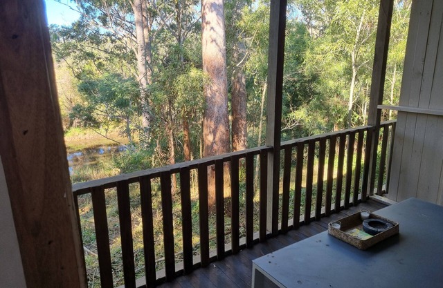 Family Friendly, Self-contained Cabin w/Creek Views & Outdoor Firepit