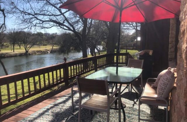 Family Friendly Spacious home on the Paluxy River