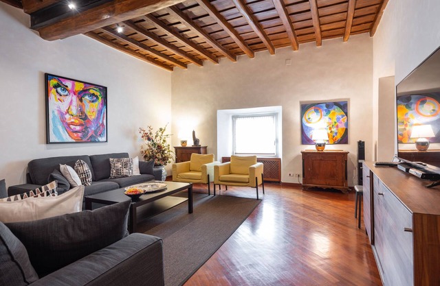 Amplio y familiar apartamento muy céntrico: historia del arte, compras, salir a cenar