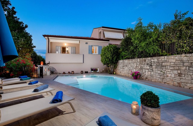 Ideal para familias, zona tranquila, jardín con parrilla, aire acondicionado