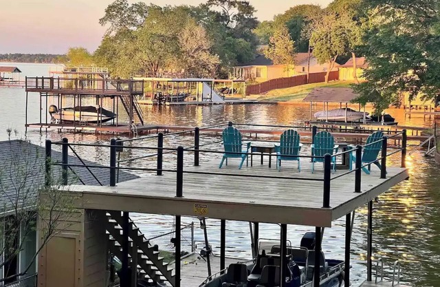 Family friendly Wisdom Tree Lake House