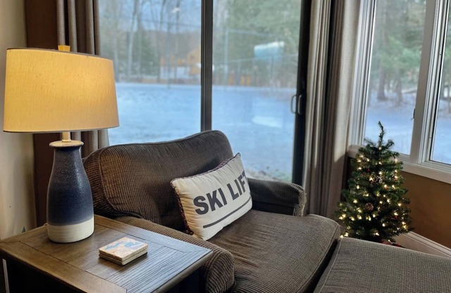 Family Friendly w/POOL | 2 bed, 1 bath | Sleeps 6