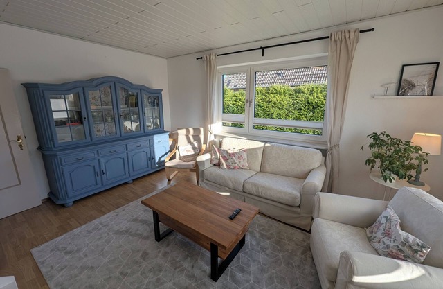 Family-friendly vacation home near the North Sea with large garden & 4 bedrooms