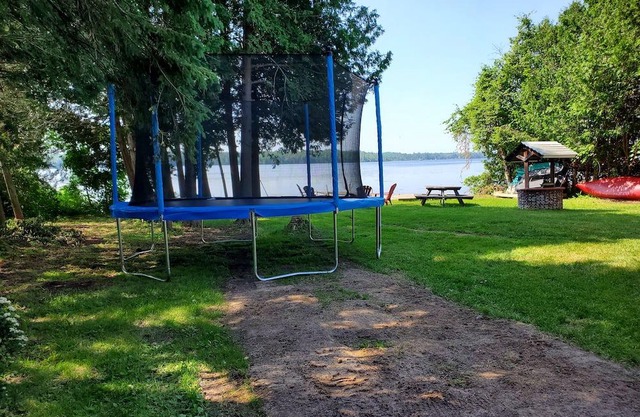 Family Friendly Water Front Cottage Near GTA