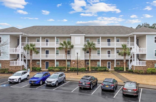 Family Fun: 2BR Condo near Beach & Pool