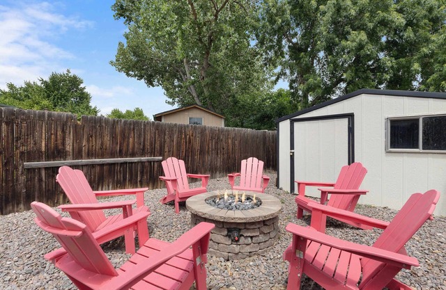 Family Fun in Arvada- Hot Tub- Game Room- HD TVs!