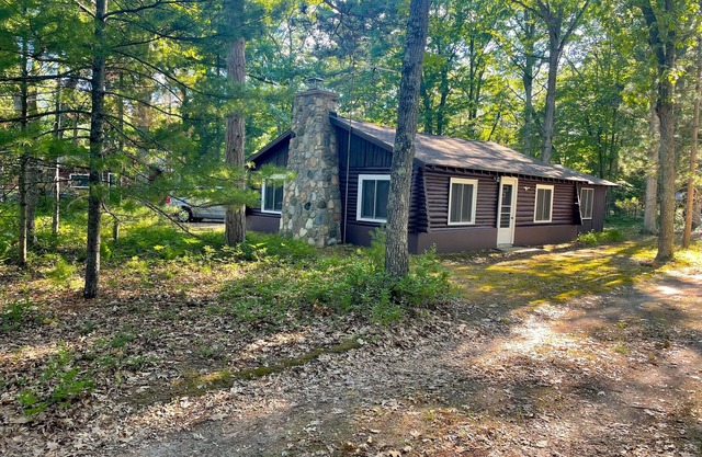 Family FUN: Torch Lake Cottage with Private Beach Access - Kayaks & SUP Provided