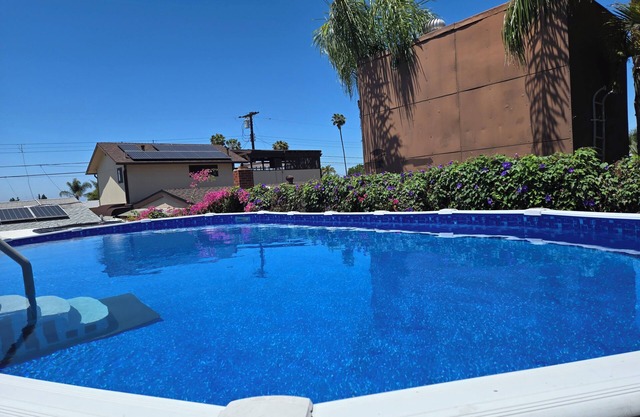 ¡Reuniones familiares, mesa de billar, ping pong, jacuzzi y diversión!