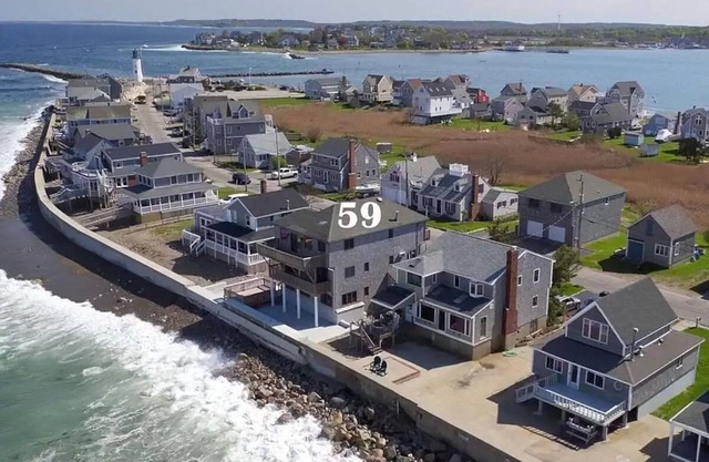 Family Gatherings, Weddings, Pet Friendly, Steps to Beaches and Light House