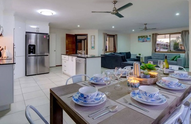 4 Craig St, Pialba · Pialbas best family holiday home, free wine? wifi and Pet friendly ?