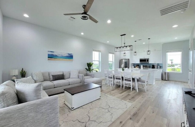 Family Getaway! Ocean View 4B/3B New house!