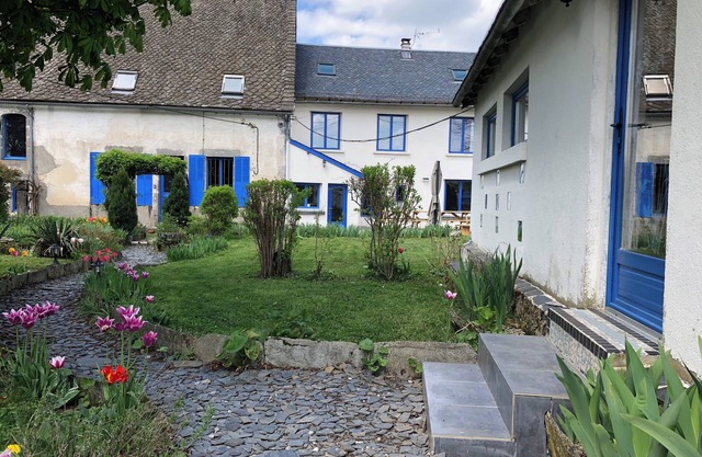 Family gîte with swimming pool
