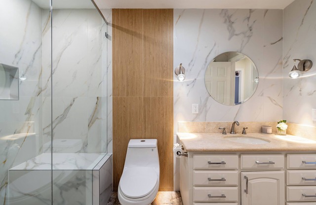 Family & Group Retreat for 16+/Pool-Spa-BBQ-Fire Pit-Pickleball-Game RM & More.