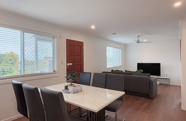 Family Haven in Sunnybank | 2BR 2Bath/3 Beds