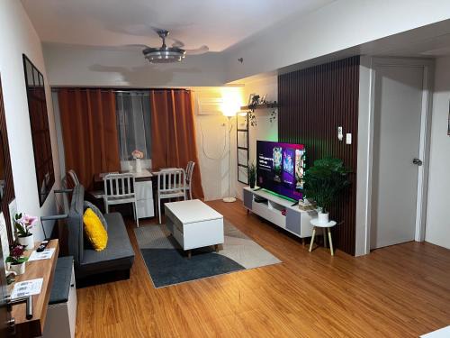 Family Haven Serin West Tagaytay - 6 Pax - Taal View - Full Kitchen - FAST Wi-Fi