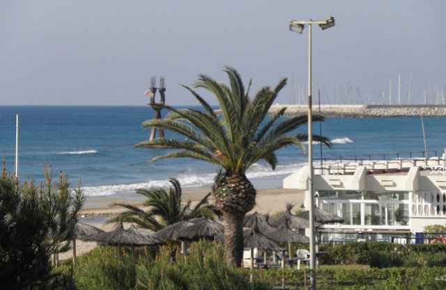 VACACIONES FAMILIARES cerca de PLAYA, en el centro del PUEBLO (Mar y Montaña)