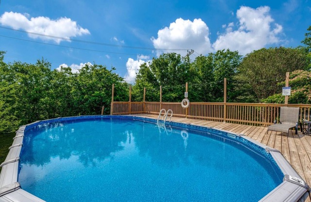 Family home: Close to Seaworld w/ Pool & Game Room