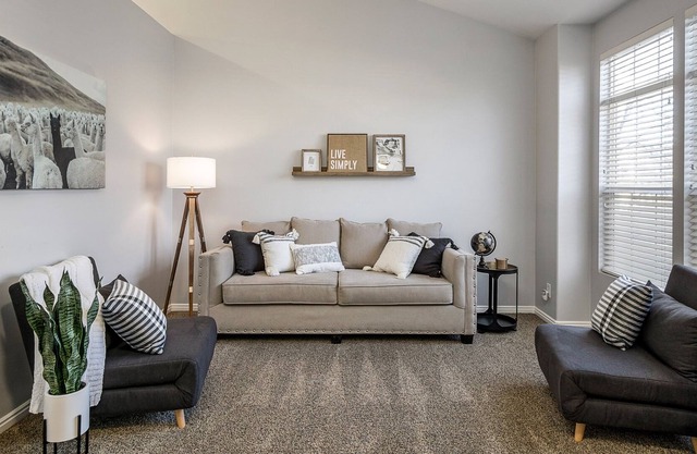 Family Home near Oquirrh Lake 4 Bedroom