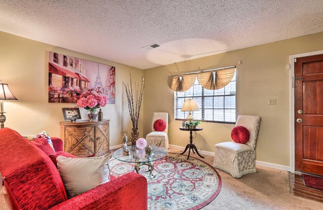 Family Home Near Panola Mountain State Park!