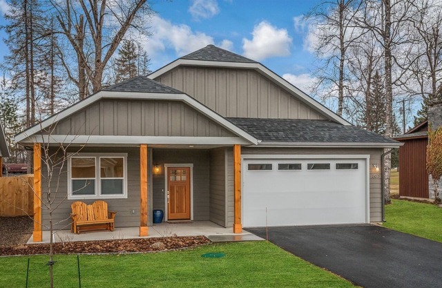 Family Home on Elks Golf Course | Fabulous Location!
