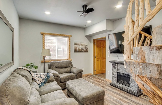Family Home w/ Mountain Views in Circleville!