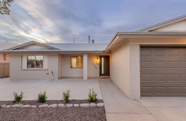 Family home w/outdoor playground