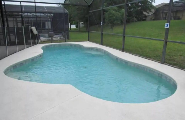 Family home with private pool 20 minutes from Disney.