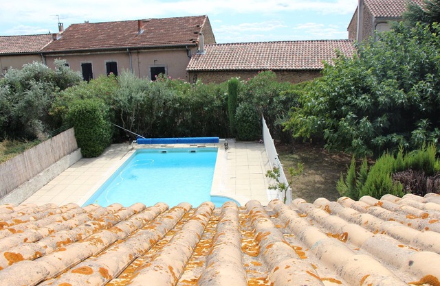 casa unifamiliar con piscina en el jardín Chateauneuf du Pape