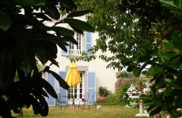 Casa familiar CERCA DE RANCE, jardín orientado al sur