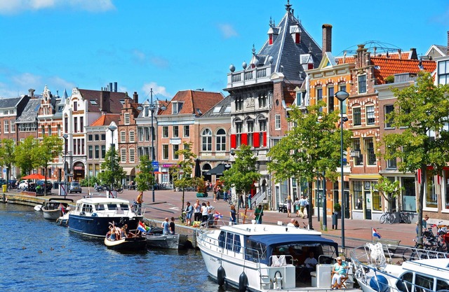 casa familiar con gran jardín cerca del mar y Amsterdam. Ideal para familias.