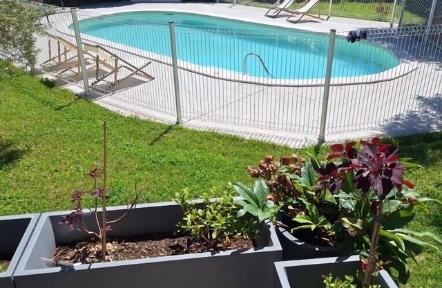 Casa familiar con piscina 6 habitaciones cerca de Aviñón