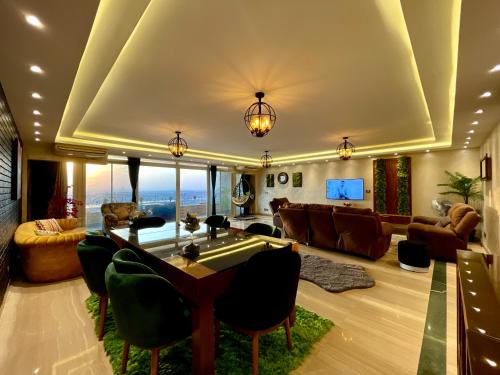 Family LUX Apartment -2BRSNile corniche