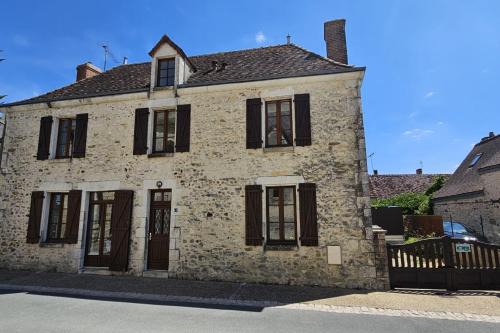 Family or friends getaway in Lureuil 5 bedrooms terrace air condition