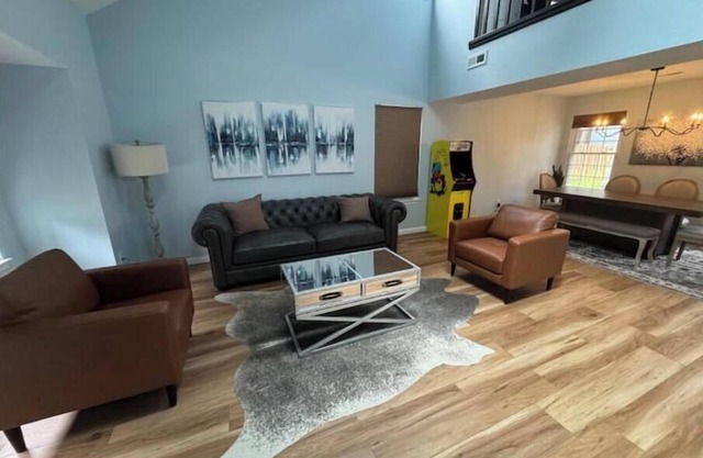 Family oriented neighborhood with a touch of modern!