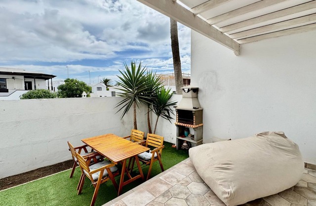 Le Family Palms: Playa Honda, Terraza & BBQ. ¡Tu Refugio! By Bayside Rentals