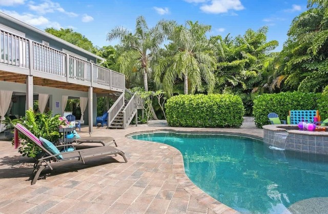 *NEW LISTING* Crystal Beach Paradise | Heated Pool, Spa, Lounge