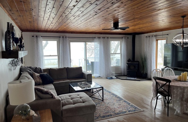 Family & Pet Friendly Beach Front Getaway