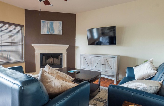 Family-Pet Friendly! Grill & Fire Pit - Close to Kalahari
