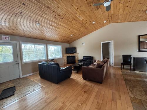 Family & Pet Friendly Huron Getaway