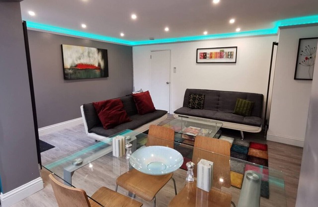 Family & pet friendly newly refurbished home