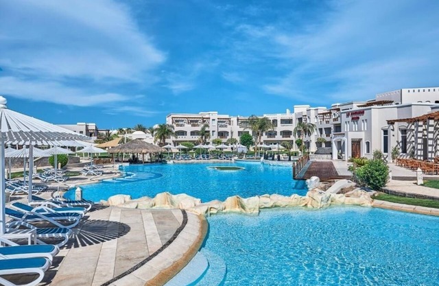 Family Relaxation in Spacious Room Near Sand City Hurghada – 4 Miles Away