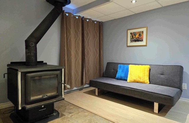 Superbe Maison Équipée Près du Centre-ville de Québec Avec Spa Ouvert à L'année