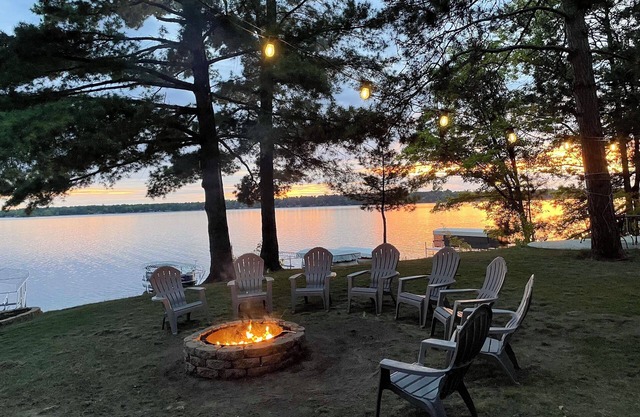 Family Retreat on Cross Lake: Boat, Swim & Relax!