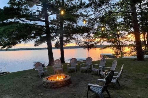 Family Retreat on Cross Lake Boat, Swim and Relax!