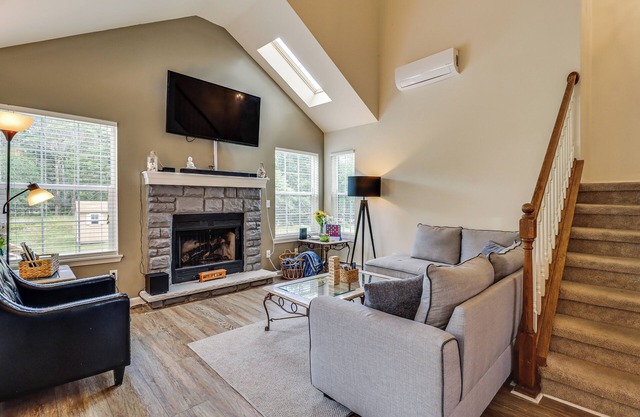 Family Retreat w/ 2 Game Rooms & Deck in Long Pond