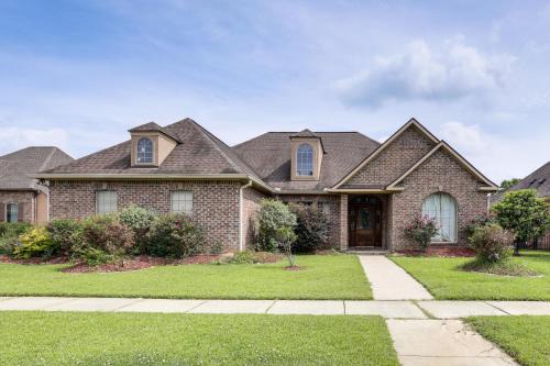 Family Retreat with Patio and Yard in Zachary