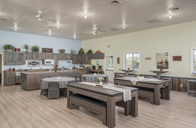 Family Reunions, Groups, 40 acres wide open spaces